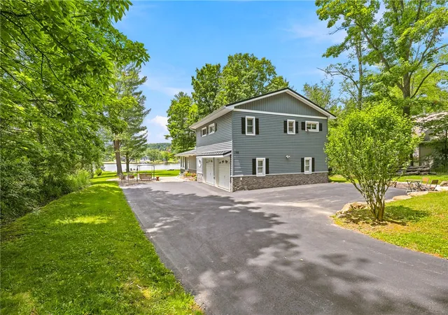 Homes for sale in Lake Stonycreek, PA | 255 Hickory Road, Lake Stonycreek, PA 15541 | MLS# 1762822