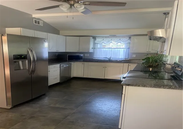 Photo 2 of Single family home for sale at 128 White Oak Dr, City Of But Se, PA 16001 | MLS# 1760722 | Listing updated on 2026-09-01