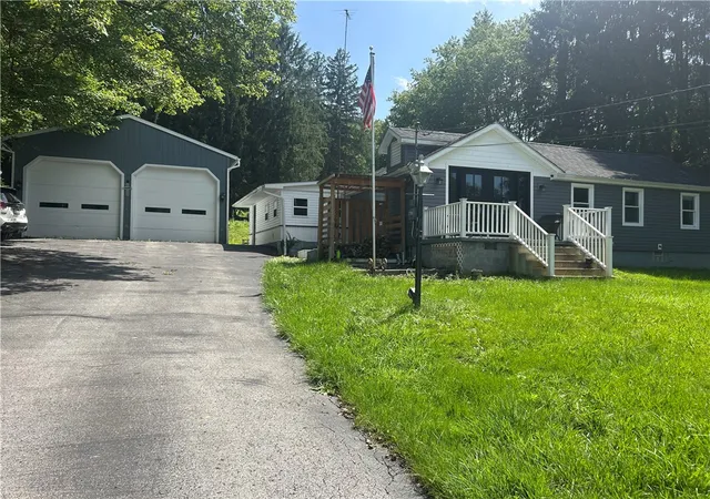 2nd image of 1686 Harbor Edinburg Rd, Union Twp, PA 16116 | MLS# 1762787