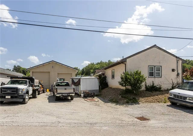 3rd image of 3700 49Th Street, Pulaski Twp, PA 15066 | MLS# 1762741
