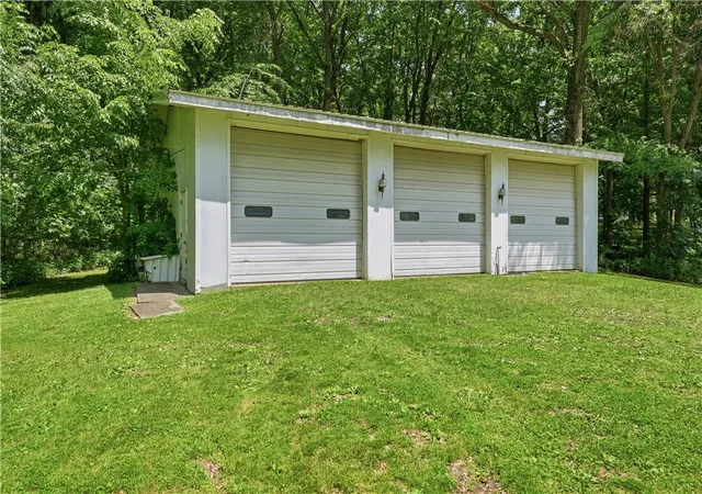 Photo 2 of Single family home for sale at 1906 Coffee Run, Pulaski Twp, PA 16143 | MLS# 1761266 | Listing updated on 2026-07-26