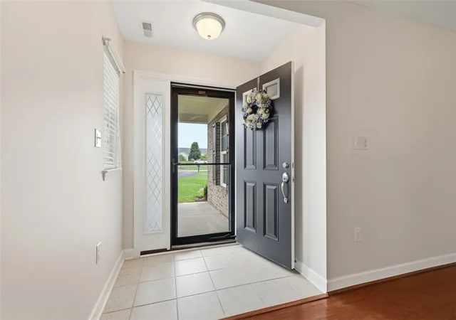 5th image of 2192 Westview Cir, Lancaster Twp, PA 16037 | MLS# 1762334