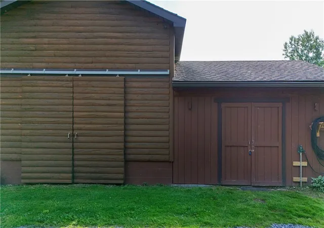 4th image of 376 Urey School Rd, Sandy Lake Twp, PA 16145 | MLS# 1762319