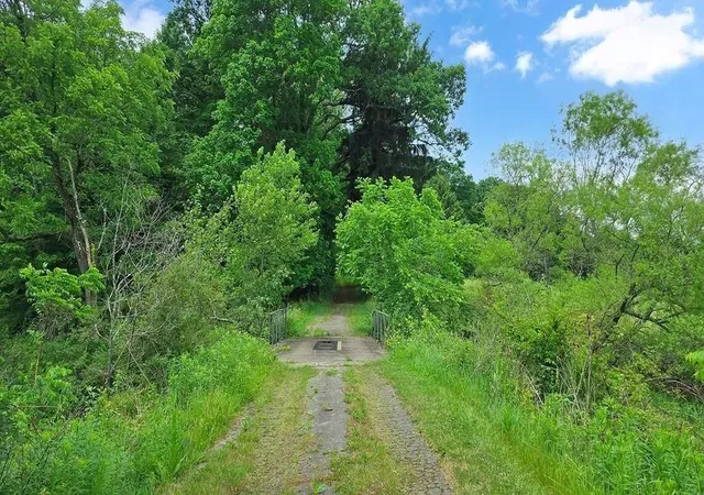 2nd image of 3799 Constitution Blvd, Darlngtn Twp, PA 16115 | MLS# 1763003
