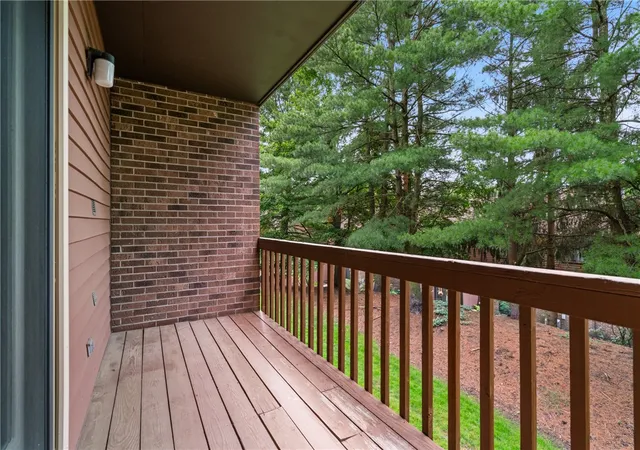 3rd image of 1002 Forest Edge Ct, Mc Candless, PA 15090 | MLS# 1762998
