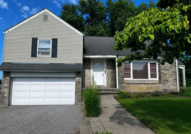 1st image of 186 Oregon Dr, Hempfield Twp, PA 15601 | MLS# 1763031
