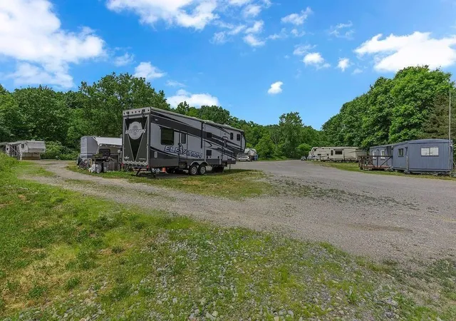 2nd image of 4011 Constitution Blvd, Darlngtn Twp, PA 16115 | MLS# 1763038