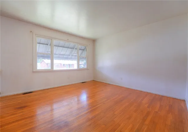 Photo 3 of Single family home for sale at 105 Mt Pleasant Blvd, Manor, PA 15642 | MLS# 1762549 | Listing updated on 2026-07-19