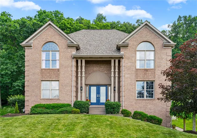 1st image of 114 Oakview Dr, Cranberry Township, PA 16066 | MLS# 1763068
