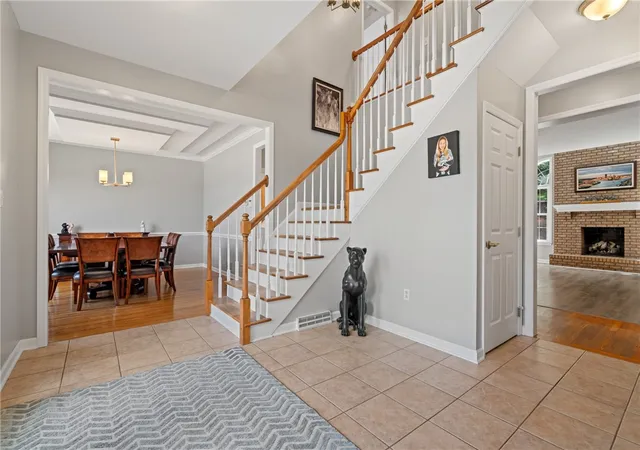 2nd image of 114 Oakview Dr, Cranberry Township, PA 16066 | MLS# 1763068