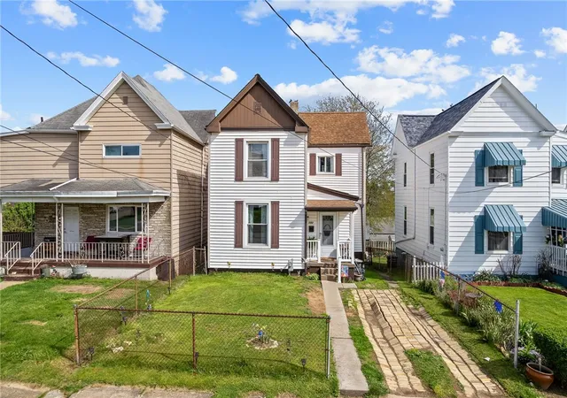 3rd image of 192 Lawrence Ave, City Of Washington, PA 15301 | MLS# 1762730