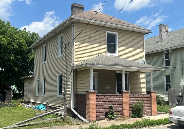 Homes for sale in New Castle, PA | 107 E Home St, New Castle, PA 16101 | MLS# 1763081