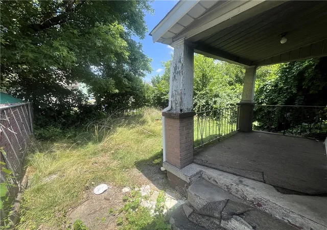 Homes for sale in New Castle, PA | 107 E Home St, New Castle, PA 16101 | MLS# 1763081