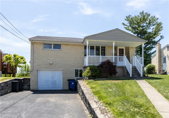Homes for sale in Baldwin Twp, PA | 641 Judith Dr, Baldwin Twp, PA 15236 | MLS# 1763050