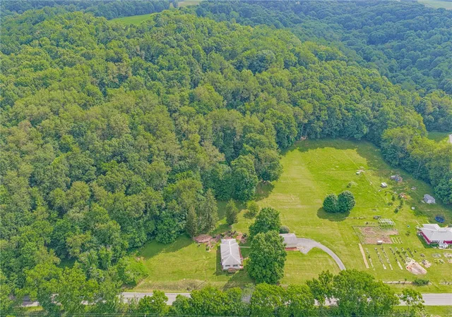 4th image of 3886 Darlington Rd, Darlington, PA 16115 | MLS# 1763104