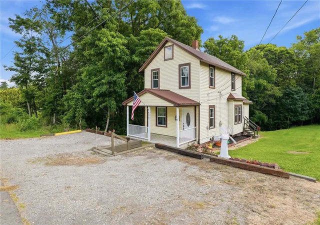 3rd image of 407 Boston Ave, Union Twp, PA 16101 | MLS# 1762744