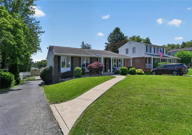 2nd image of 34 Mohawk Dr, Greensburg, PA 15601 | MLS# 1763108
