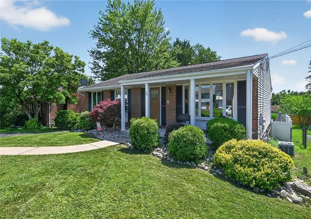 3rd image of 34 Mohawk Dr, Greensburg, PA 15601 | MLS# 1763108