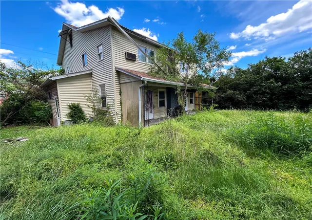 Photo 2 of Multi family home for sale at 367-369 Daniel St, Johnstown, PA 15906 | MLS# 1763103 | Listing updated on 2026-07-18