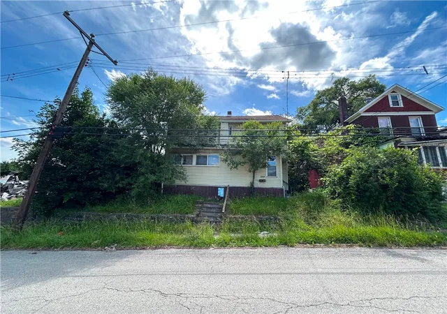 Photo 4 of Multi family home for sale at 367-369 Daniel St, Johnstown, PA 15906 | MLS# 1763103 | Listing updated on 2026-07-18