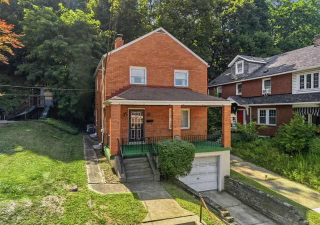 Photo 3 of Single family home for sale at 1005 Duffield St, Pittsburgh, PA 15206 | MLS# 1763138 | Listing updated on 2026-07-06