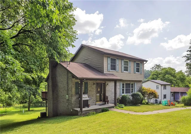 Homes for sale in Washington Twp, PA | 2637 Turkey Ridge Rd, Washington Twp, PA 15613 | MLS# 1763139