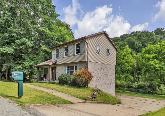 Homes for sale in Washington Twp, PA | 2637 Turkey Ridge Rd, Washington Twp, PA 15613 | MLS# 1763139