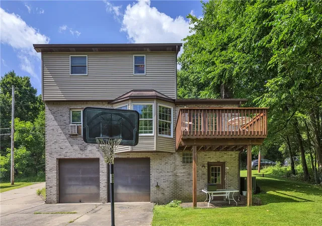 Homes for sale in Washington Twp, PA | 2637 Turkey Ridge Rd, Washington Twp, PA 15613 | MLS# 1763139