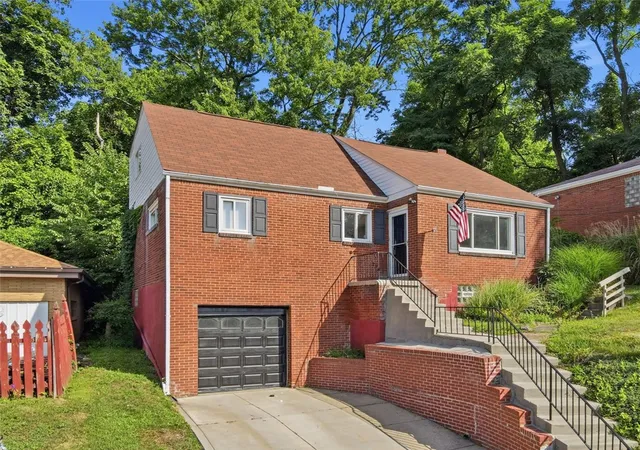 Photo 1 of Single family home for sale at 3856 Hilpert St, Brentwood, PA 15227 | MLS# 1762963 | Listing updated on 2026-08-03