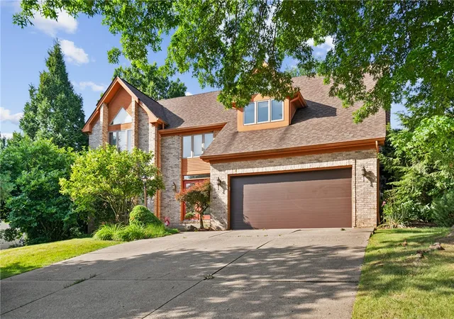 1st image of 336 Cobblestone Cir, Robinson Twp, PA 15136 | MLS# 1763150