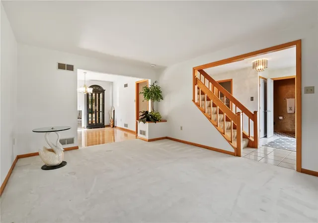 3rd image of 336 Cobblestone Cir, Robinson Twp, PA 15136 | MLS# 1763150