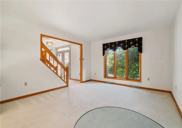 4th image of 336 Cobblestone Cir, Robinson Twp, PA 15136 | MLS# 1763150