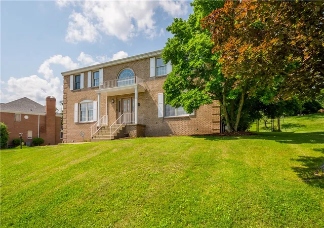 4th image of 110 Kathy Ann Ln, Peters Twp, PA 15317 | MLS# 1762808