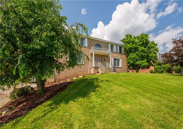 5th image of 110 Kathy Ann Ln, Peters Twp, PA 15317 | MLS# 1762808