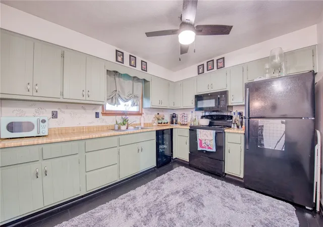 Homes for sale in California, PA | 716 Monroe Ave, California, PA 15417 | MLS# 1763164