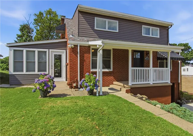 Homes for sale in White Oak, PA | 2520 Mohawk Dr, White Oak, PA 15131 | MLS# 1763091