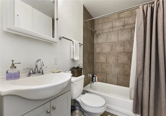 Homes for sale in Central North Side, PA | 1113 Linden Pl, Central North Side, PA 15212 | MLS# 1763010