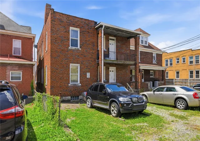 Homes for sale in Mc Kees Rocks, PA | 704 Russellwood Ave, Mc Kees Rocks, PA 15136 | MLS# 1762879