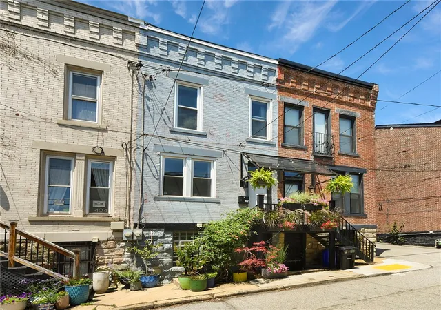 2nd image of 402 Alpine Ave, Central North Side, PA 15212 | MLS# 1763018