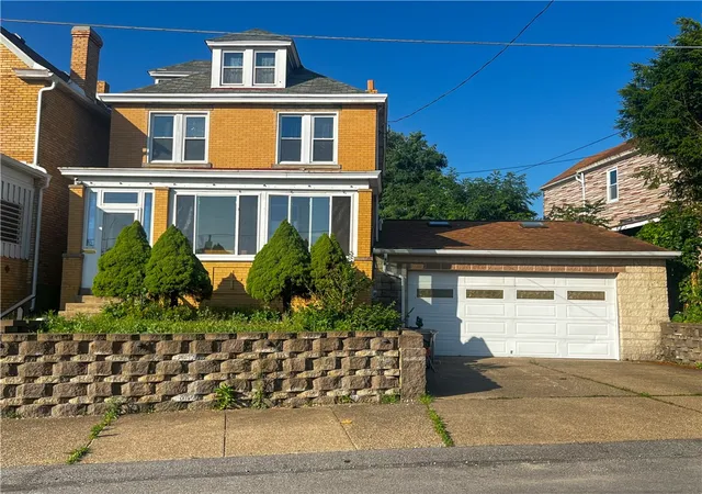 Photo 1 of Single family home for sale at 409 Vine St, Homestead, PA 15120 | MLS# 1763143 | Listing updated on 2026-07-21