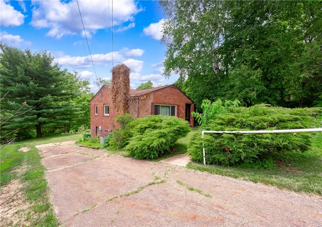 Photo 3 of Sale Pending at 140 Remil Dr, Twp Of But Ne, PA 16001 | MLS# 1763083 | Listing updated on 2026-07-28