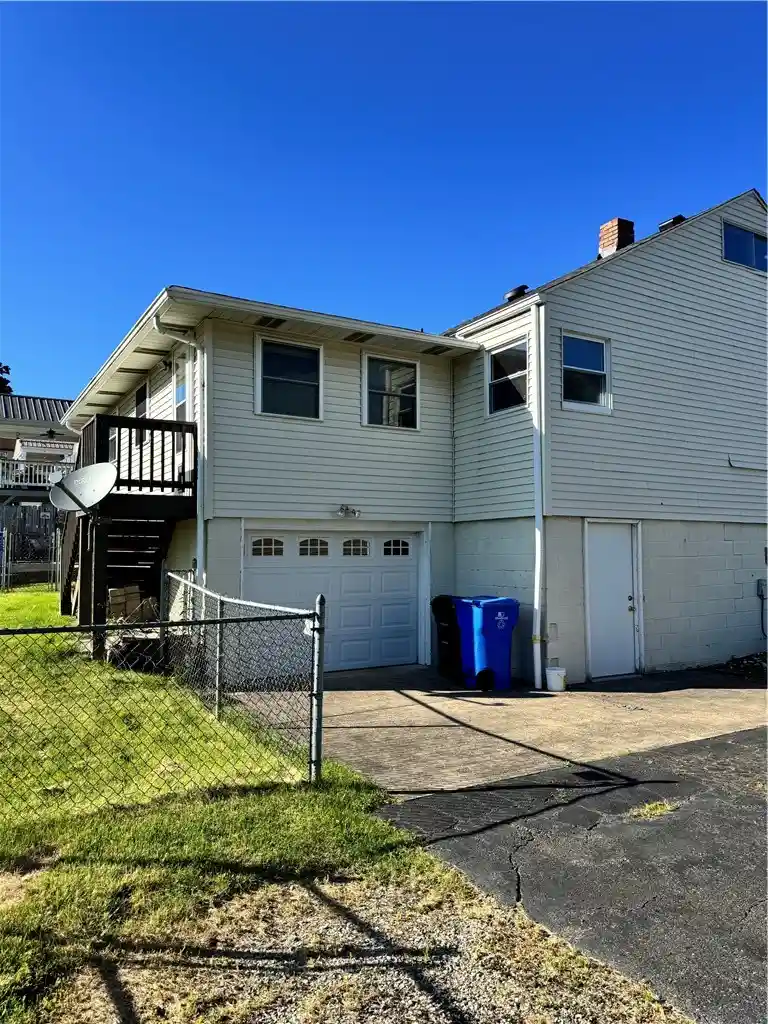 Photo 4 of Single family home for sale at 524 Arizona Dr, New Kensington, PA 15068 | MLS# 1763039 | Listing updated on 2026-10-30