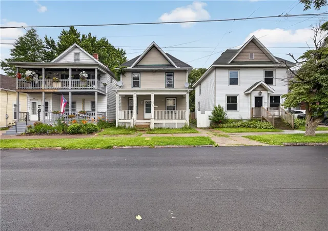 Homes for sale in Erie City, PA | 717 Poplar St, Erie City, PA 16502 | MLS# 1763180