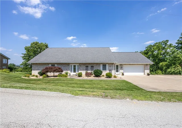Homes for sale in South Union Twp, PA | 100 Clover Ln, South Union Twp, PA 15401 | MLS# 1763188