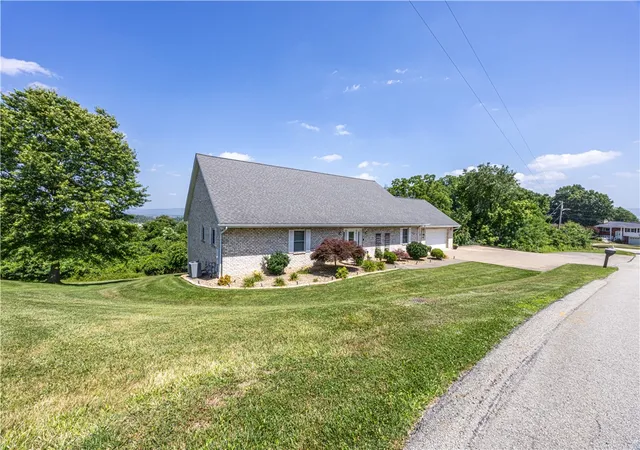 Homes for sale in South Union Twp, PA | 100 Clover Ln, South Union Twp, PA 15401 | MLS# 1763188