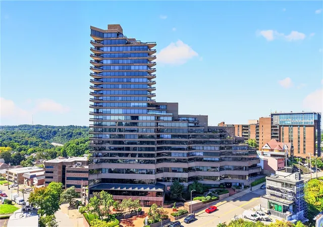 Photo 1 of Condo for sale at 1 Trimont Ln #490E, Mt Washington, PA 15211 | MLS# 1763192 | Listing updated on 2026-09-30
