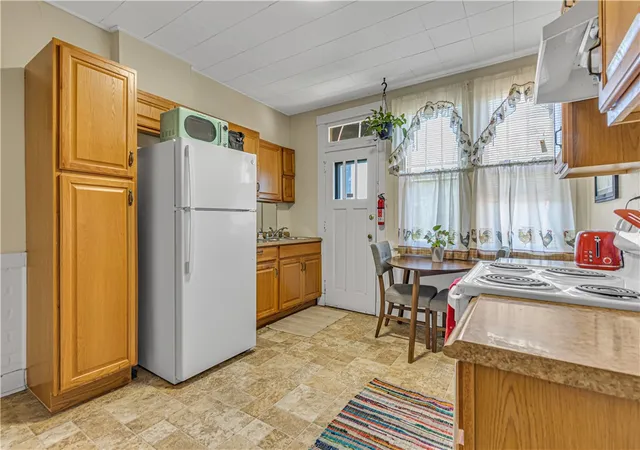 Homes for sale in Mc Kees Rocks, PA | 827 Frank St, Mc Kees Rocks, PA 15136 | MLS# 1763195