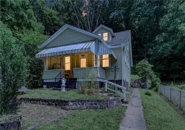 Photo 1 of Single family home for sale at 244 Hickory St, Mc Kees Rocks, PA 15136 | MLS# 1763162 | Listing updated on 2026-08-31
