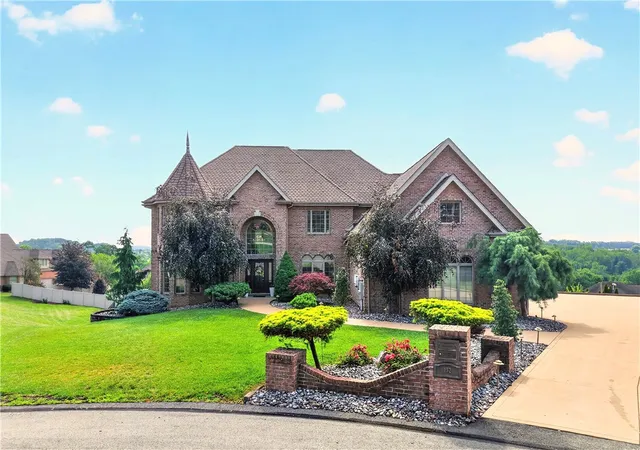 Homes for sale in Rostraver, PA | 132 Moon Crest Circle, Rostraver, PA 15012 | MLS# 1763222