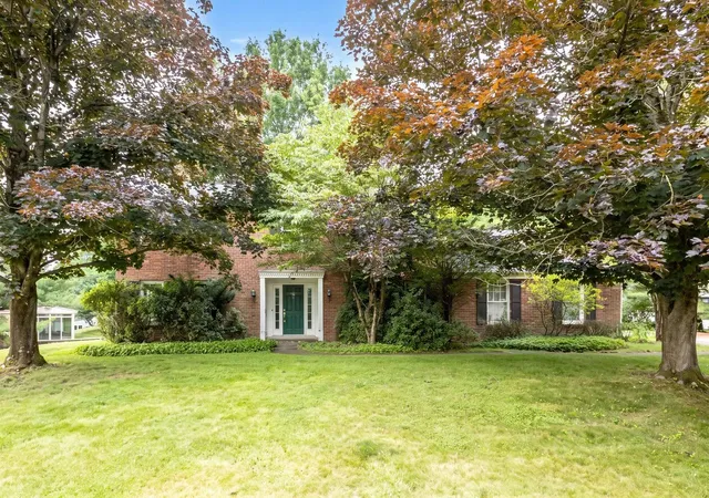 Homes for sale in Franklin Park, PA | 2545 Glenwood Dr, Franklin Park, PA 15090 | MLS# 1763249
